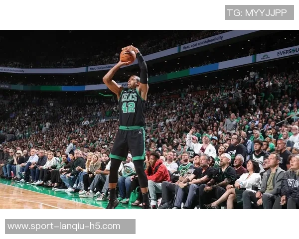 科尔赞霍福德为球队拼图无论阵容如何都能完美融合